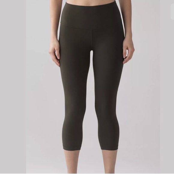 NWT 💞💞LULULEMON ALIGN CROP NULU NAKED DARK OLIVE - Picture 1 of 4
